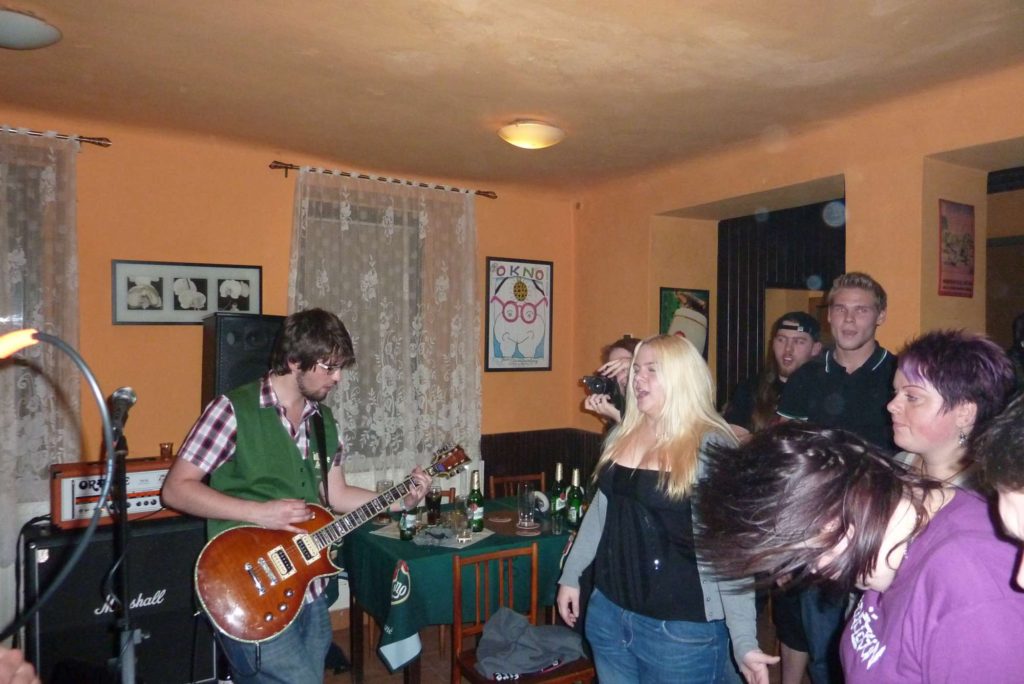 Pařba U Kulaté vol.4, Prostějov [6] (18.10.2014) - Kervežekson (crossover kapela z Prostějova)