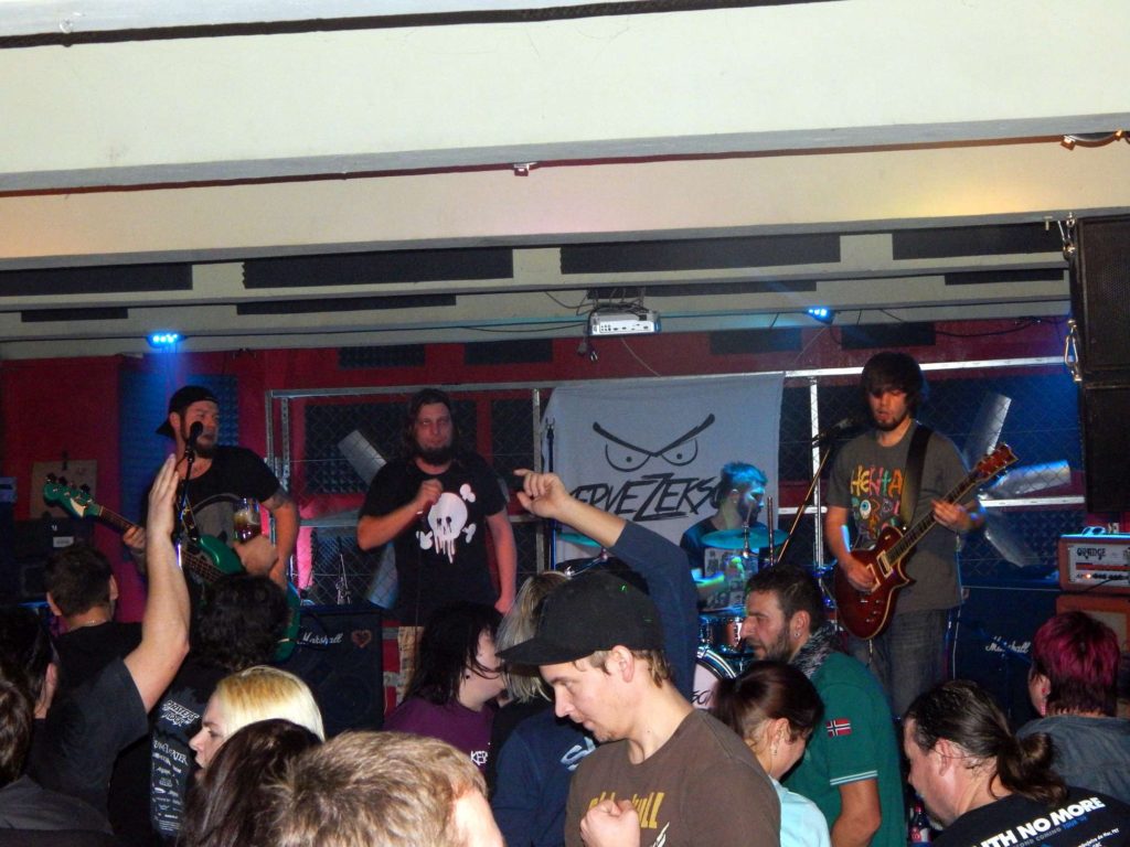 Krucipüsk a Kervežekson, Apollo 13, Prostějov [8] (6.12.2014) - Kervežekson (crossover kapela z Prostějova)
