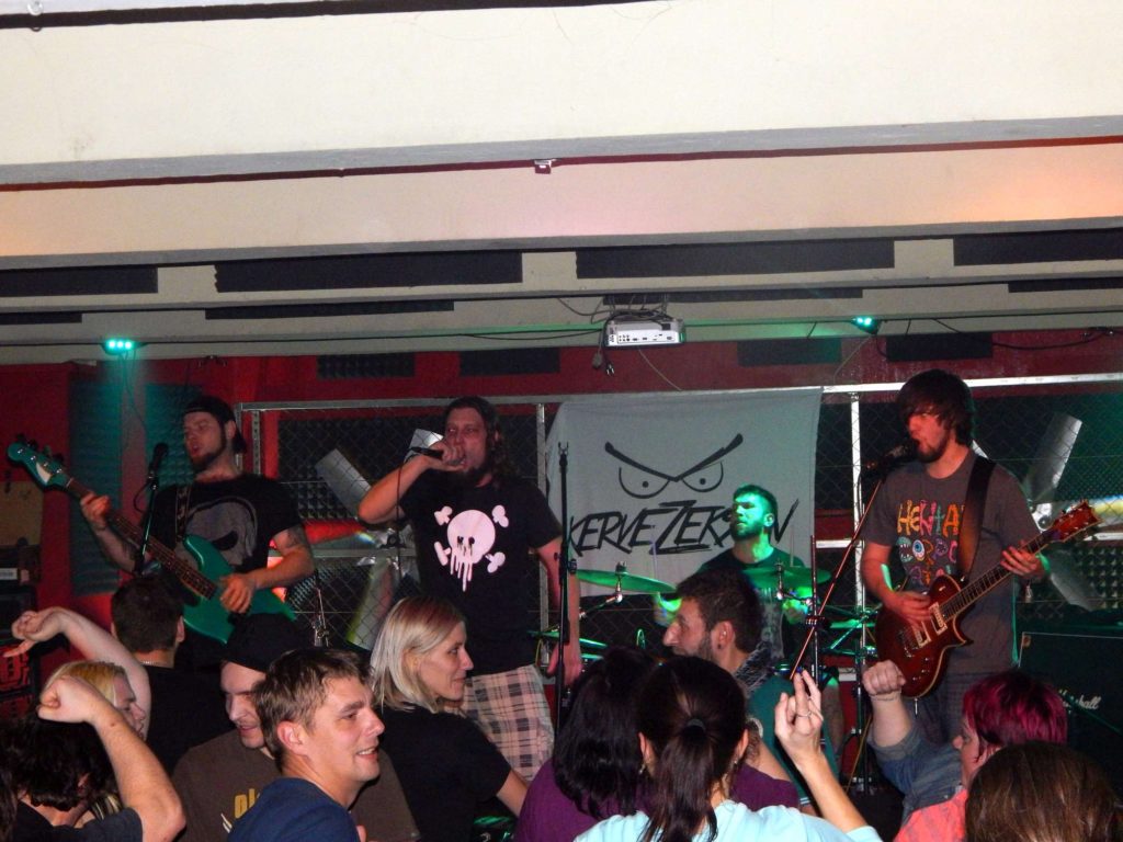 Krucipüsk a Kervežekson, Apollo 13, Prostějov [9] (6.12.2014) - Kervežekson (crossover kapela z Prostějova)